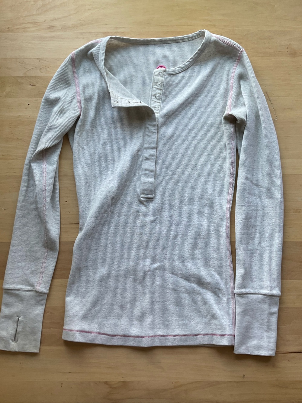 Vintage lululemon hook and eyelet ribbed Henley